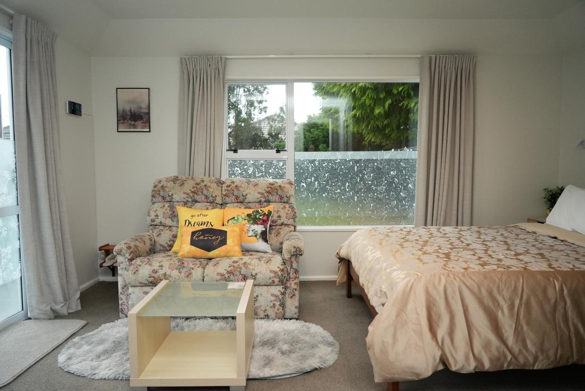 Cozy And Sunny Room Near City To Seapath 基督城 客房 照片